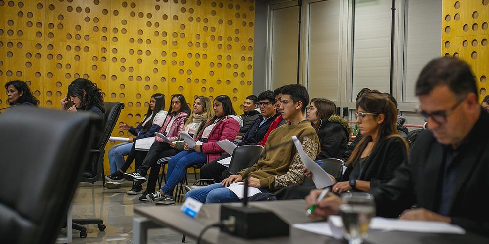 Con presencia de estudiantes y el tratamiento de 28 puntos, se llevó a cabo la 15° sesión del Concejo Deliberante
