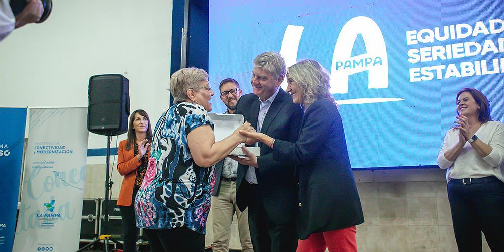 “Conectando con Vos”: se entregaron 800  tablets en la ciudad