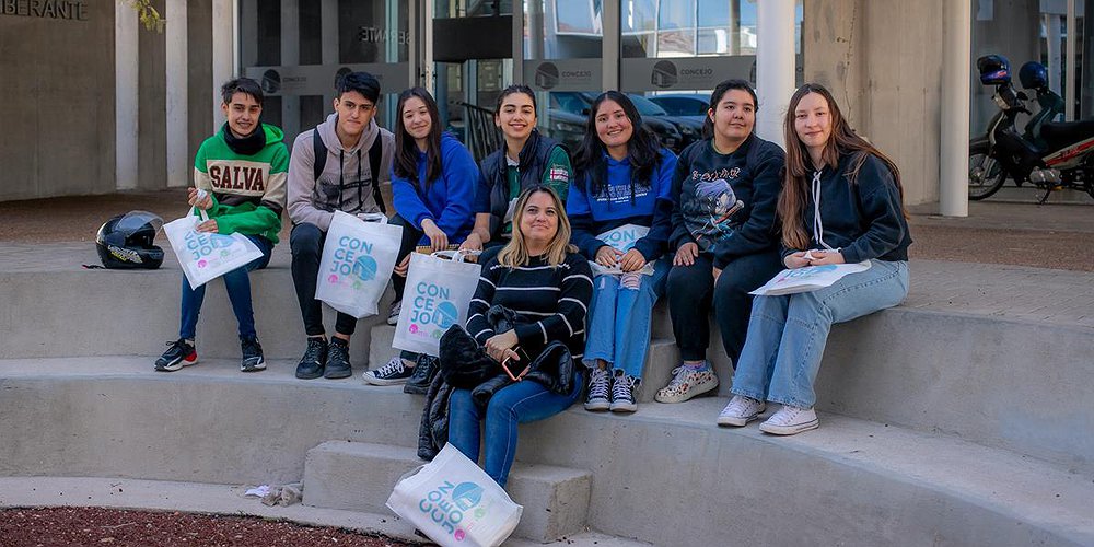 Estudiantes de 6to año del colegio El Salvador recorrieron el Concejo